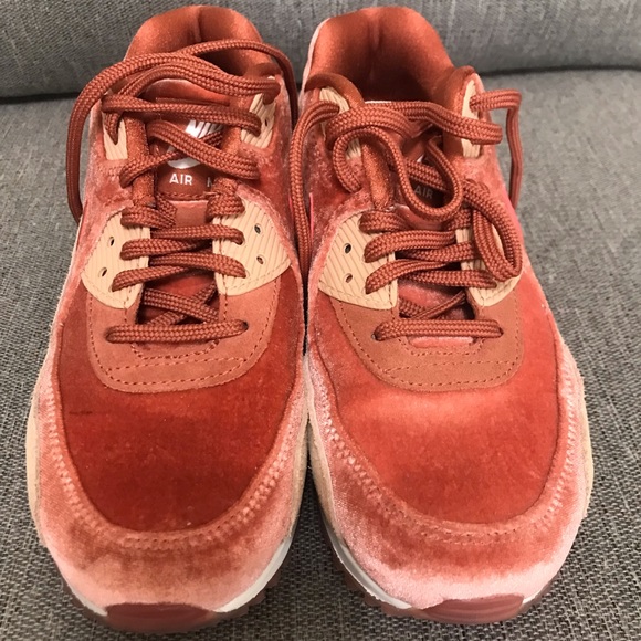 Nike Air Max 90 Velvet LX Dusty Peach - Picture 2 of 9